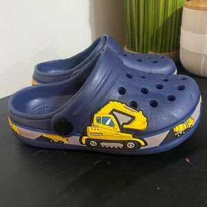 Boys Navy Construction Croc Slip On Shoes Size 10 10.5